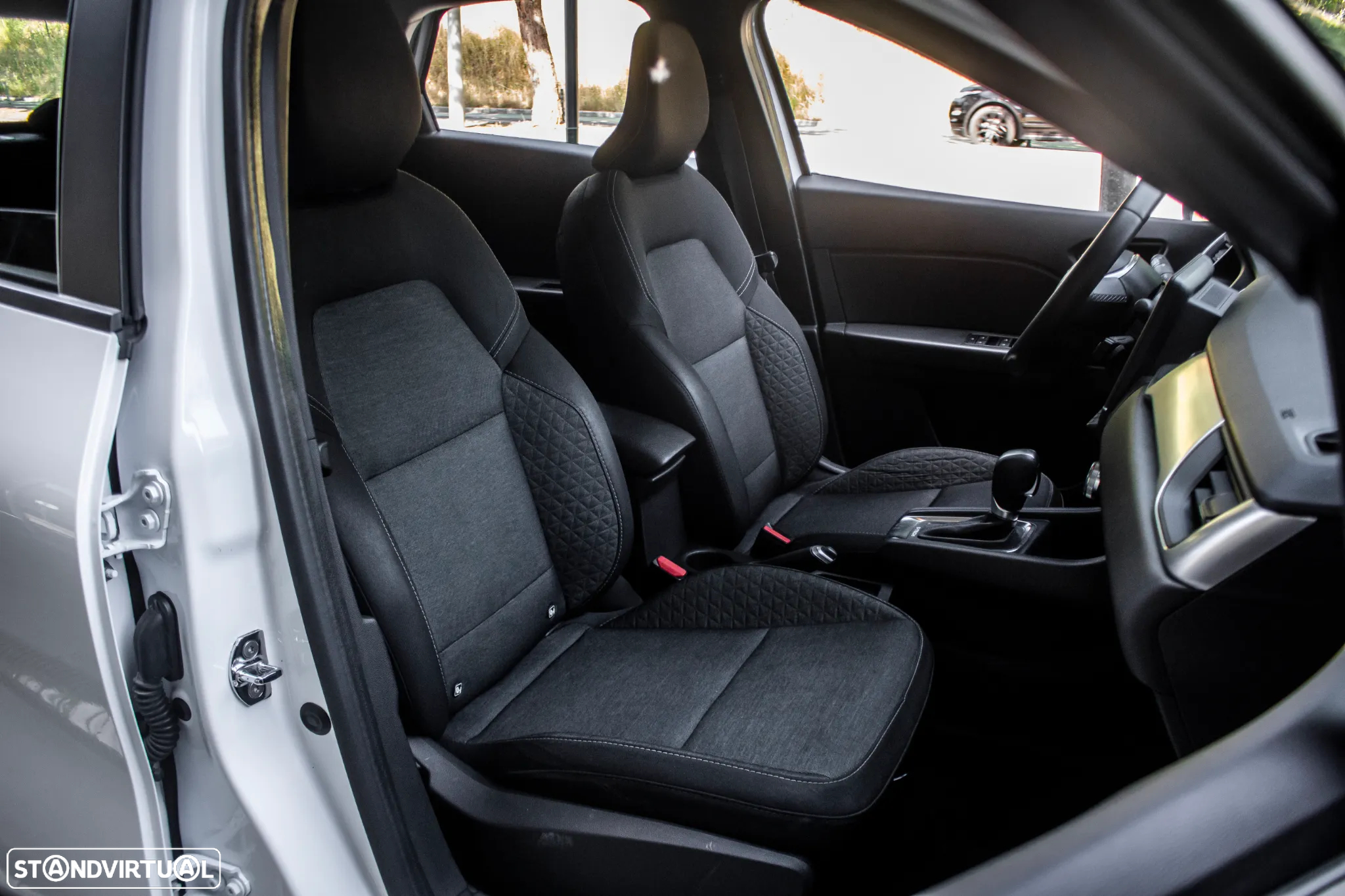 Renault Captur 1.6 E-Tech Intens - 28