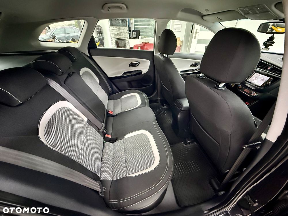 Kia Ceed 1.6 GDI M DCT - 16