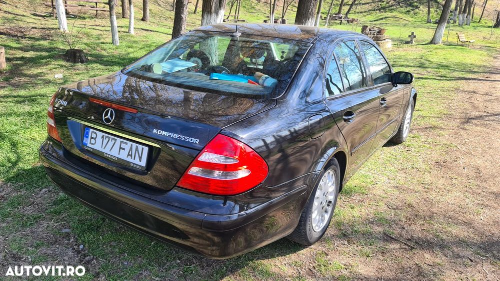 Mercedes-Benz E 200 KOMPRESSOR Elegance - 12