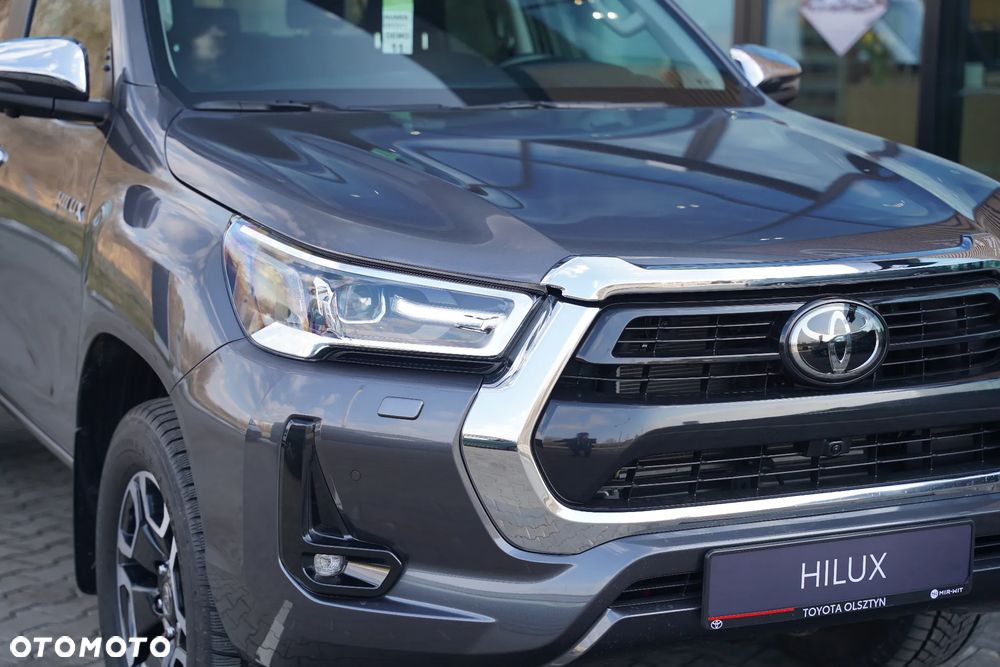 Toyota Hilux 4x4 Double Cab Autm Executive - 5