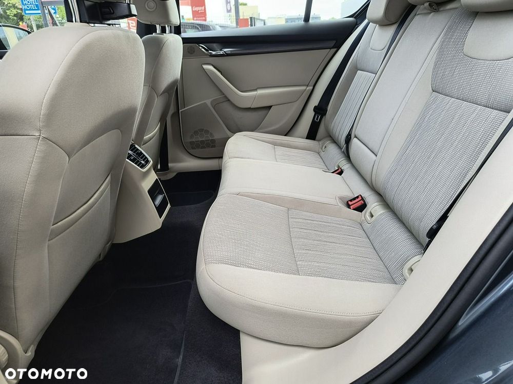 Skoda Octavia 2.0 TSI 4x4 Style DSG - 14
