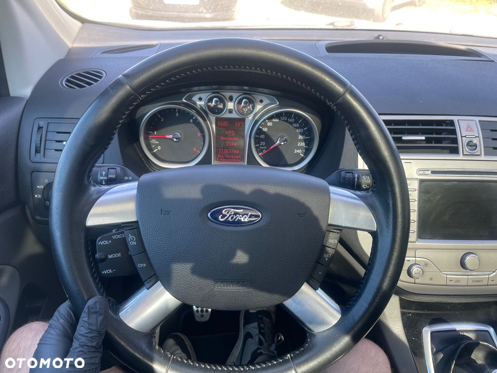 Ford Kuga 2.0 TDCi 4x4 Titanium - 10