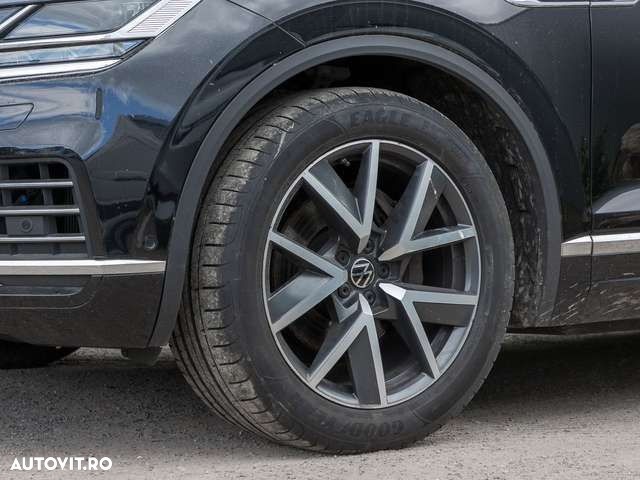 Volkswagen Touareg - 7