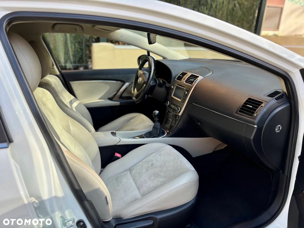 Toyota Avensis 1.8 Prestige - 6