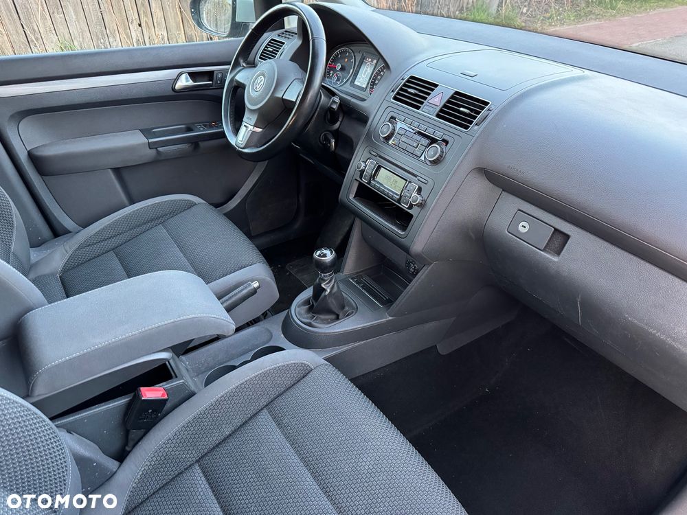 Volkswagen Touran 1.6 TDI DPF BlueMotion Technology Highline - 11