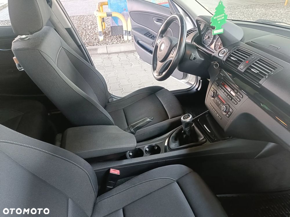 BMW X1 sDrive18i - 9