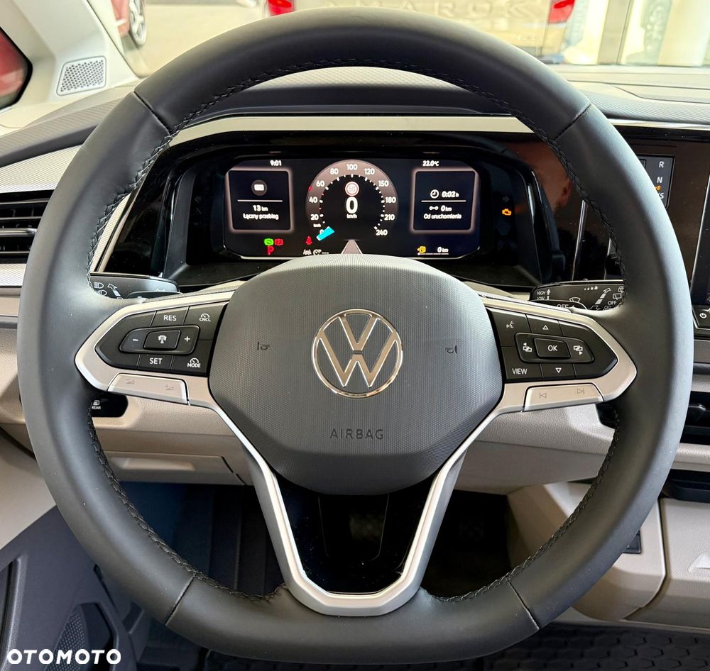 Volkswagen Multivan - 11