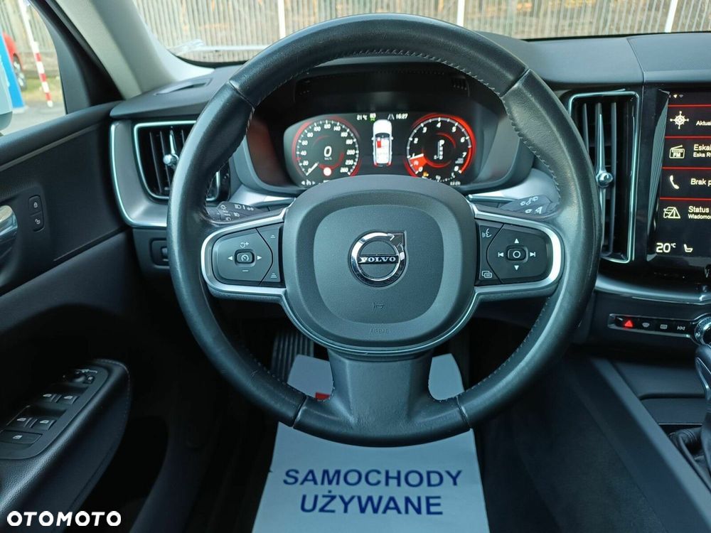 Volvo XC 60 T4 Momentum Pro - 14