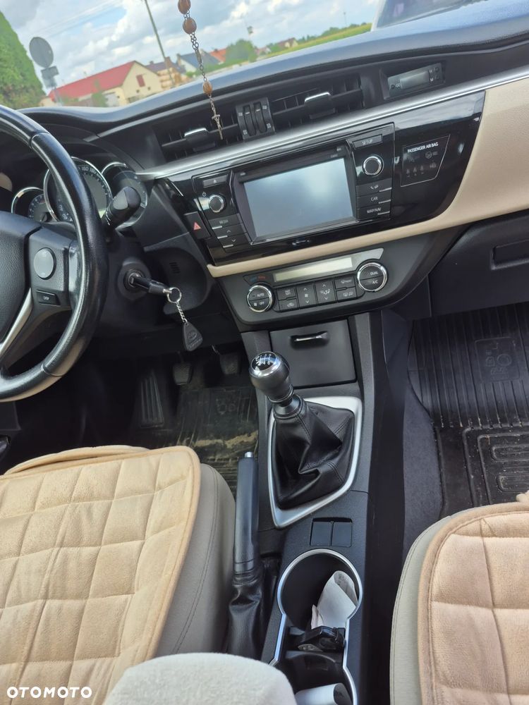 Toyota Corolla - 5
