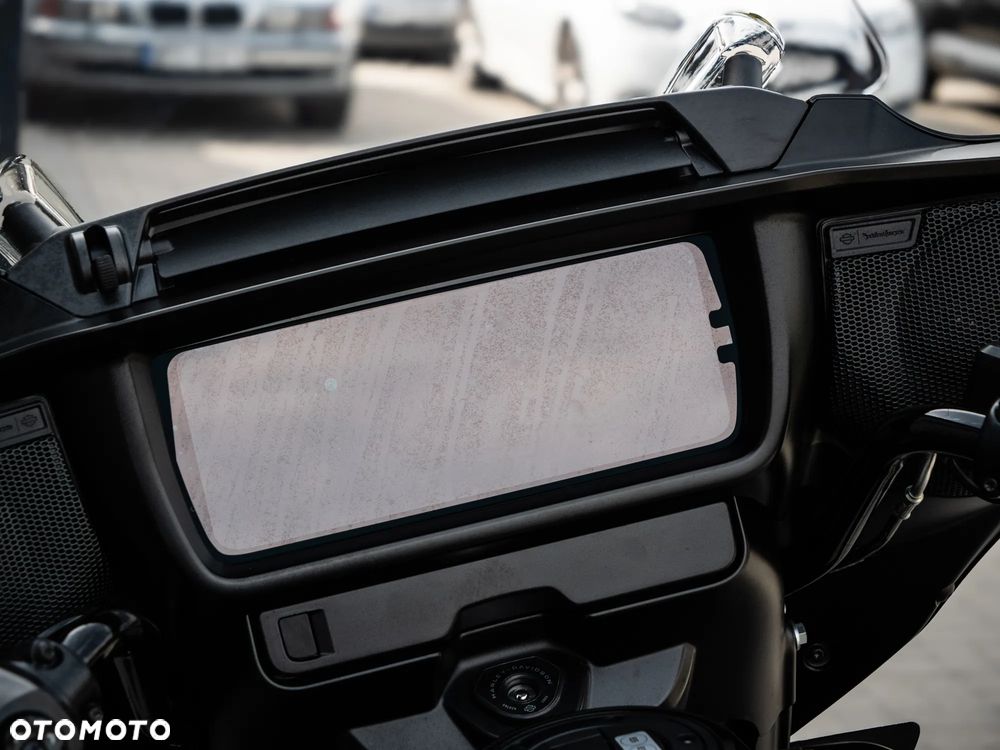 Harley-Davidson Touring Street Glide - 19