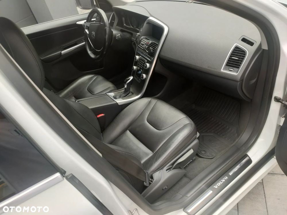 Volvo XC 60 D3 Drive-E Momentum - 32