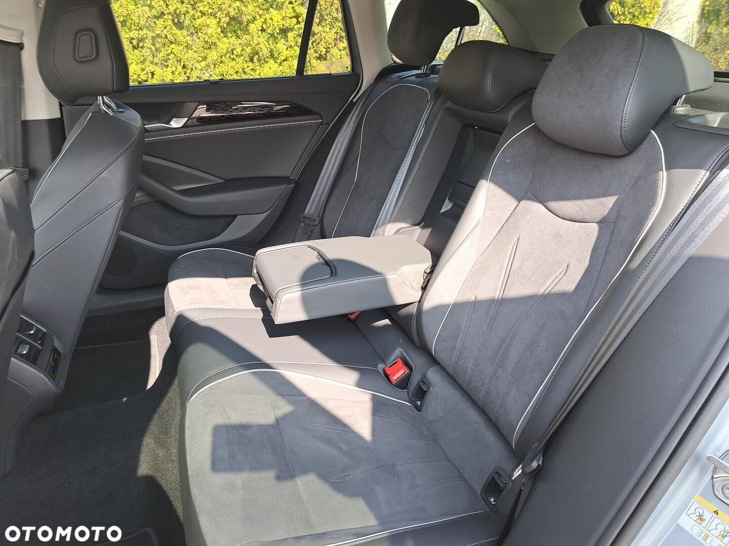 Volkswagen Passat 2.0 TDI SCR Elegance DSG - 16