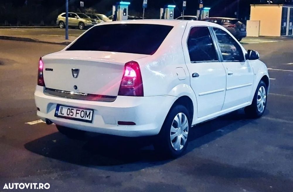 Dacia Logan 1.2 16V Laureate - 1