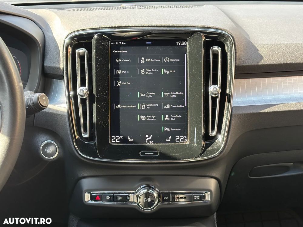 Volvo XC 40 D4 AWD Momentum Pro - 22