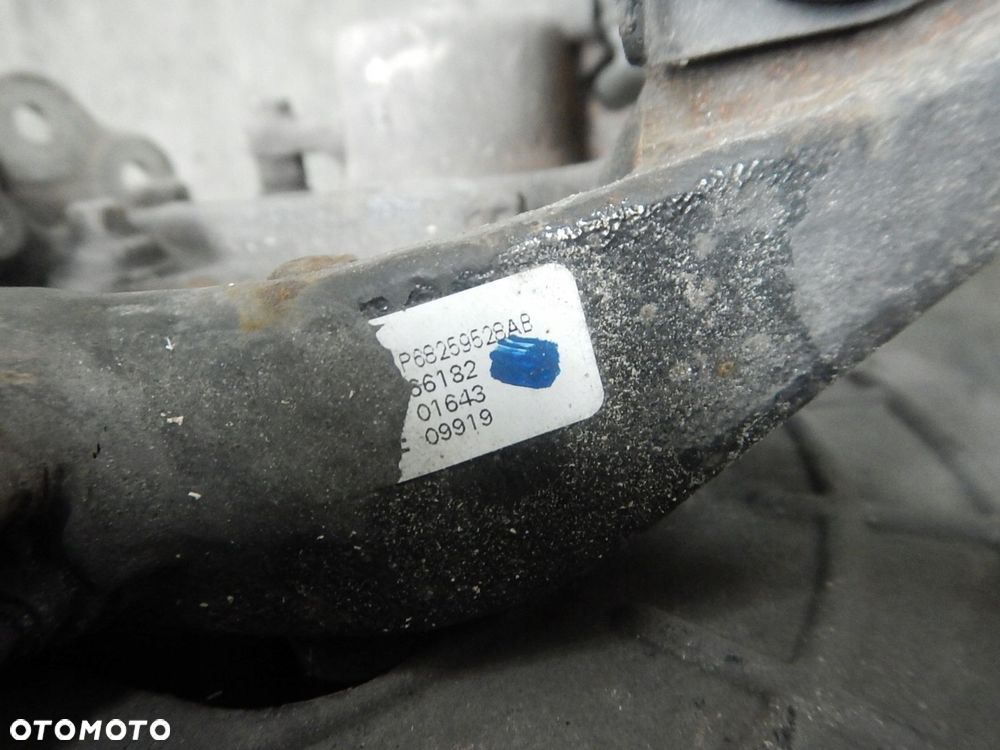 mcpherson zwrotnica amortyzator prawy przód jeep compass ii 68259676ab - 9