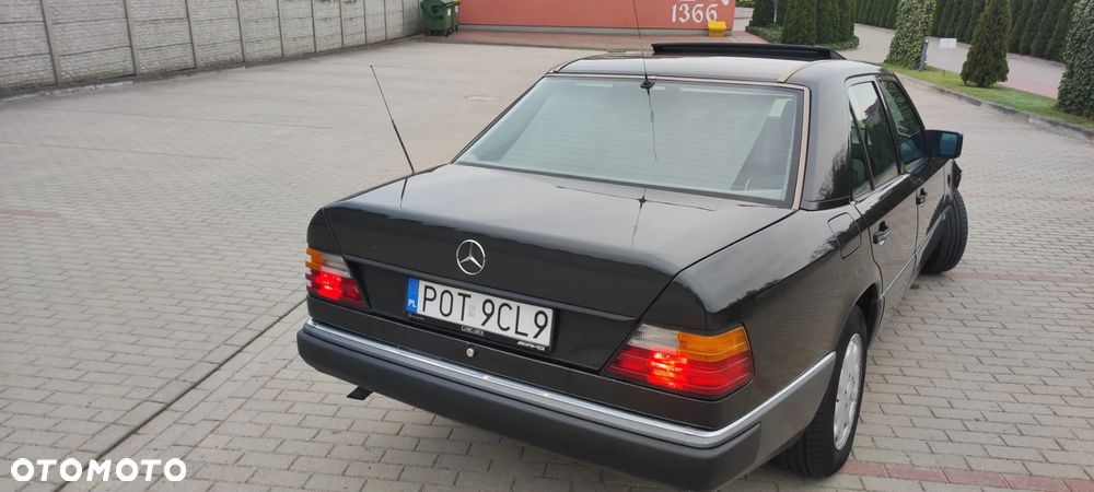 Mercedes-Benz W124 (1984-1993) - 32