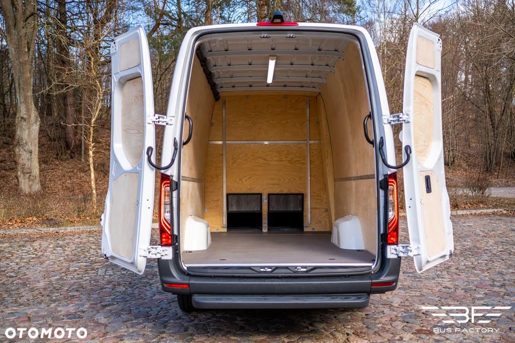 Mercedes-Benz Sprinter 319 - 10