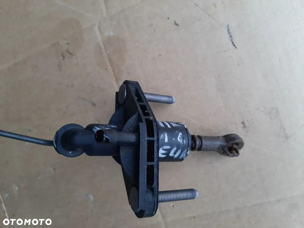 WYSPRZĘGLIK 23820-68L00 POMPKA SPRZĘGŁA SUZUKI SWIFT MK7 1.2 ZP0 10- - 6