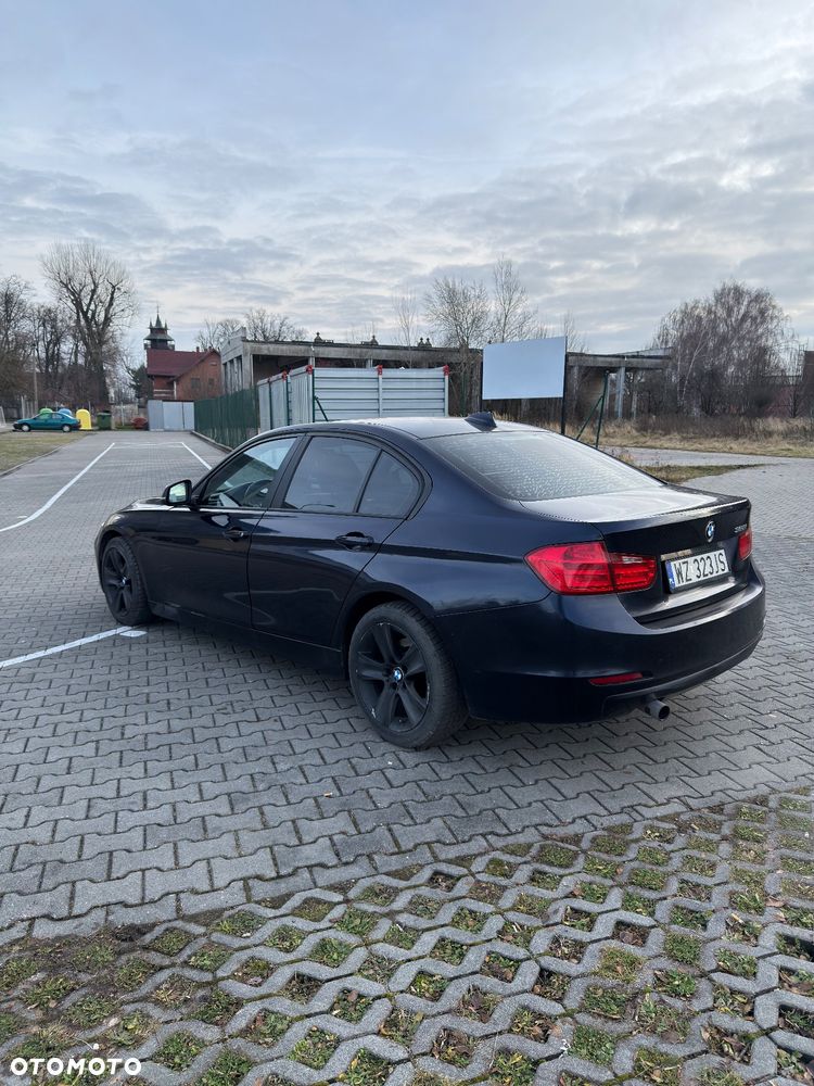 BMW Seria 3 328i - 3