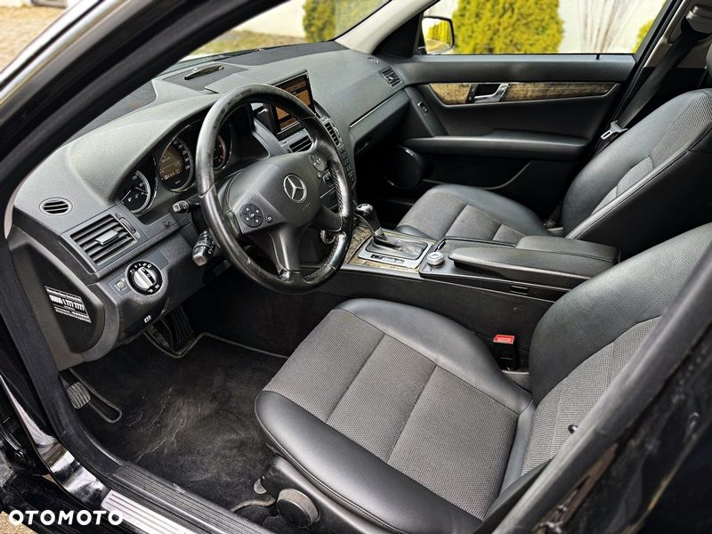 Mercedes-Benz Klasa C 220 CDI DPF Automatik BlueEFFICIENCY Avantgarde - 24