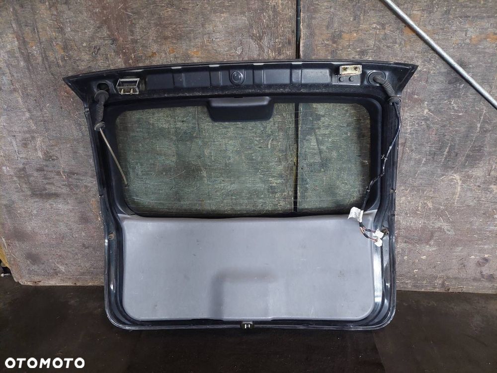 KOMPLETNY TYŁ KLAPA BAGAŻNIKA ZDERZAK TYŁ LAMPY NISSAN ALMERA TINO I GN0 - 11