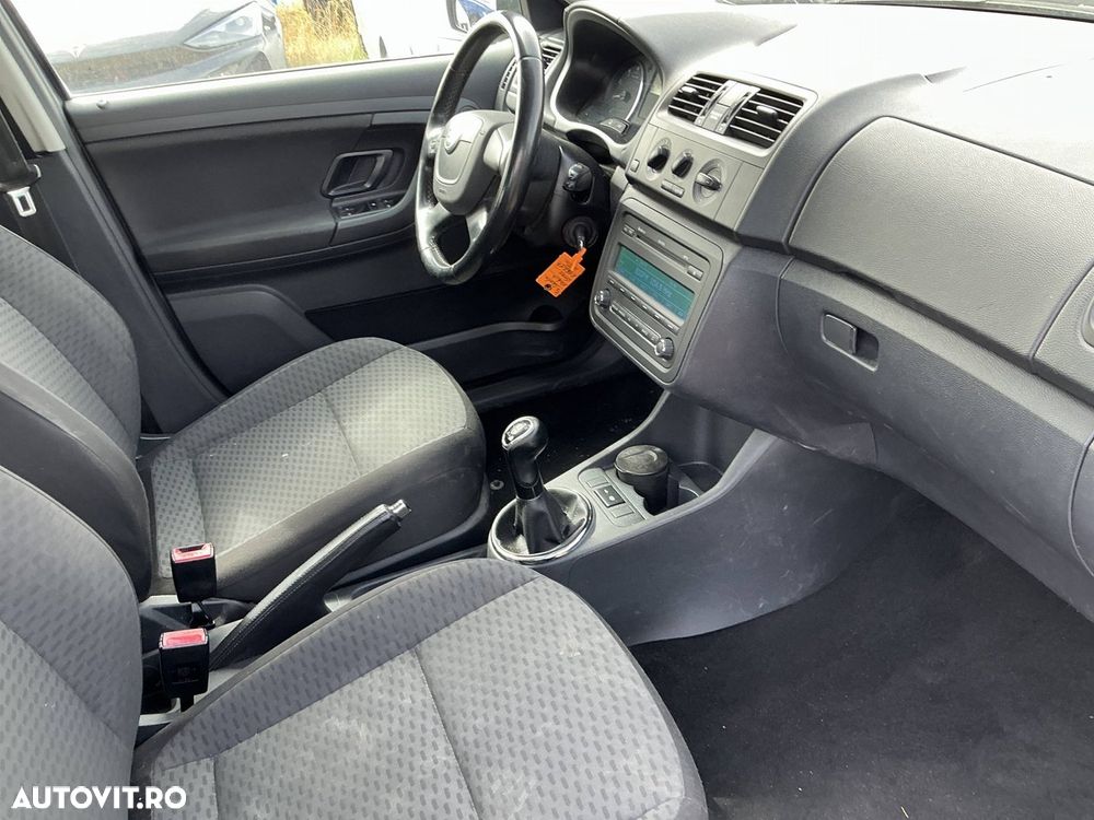 Skoda Fabia 1.2 HTP Ambiente - 5