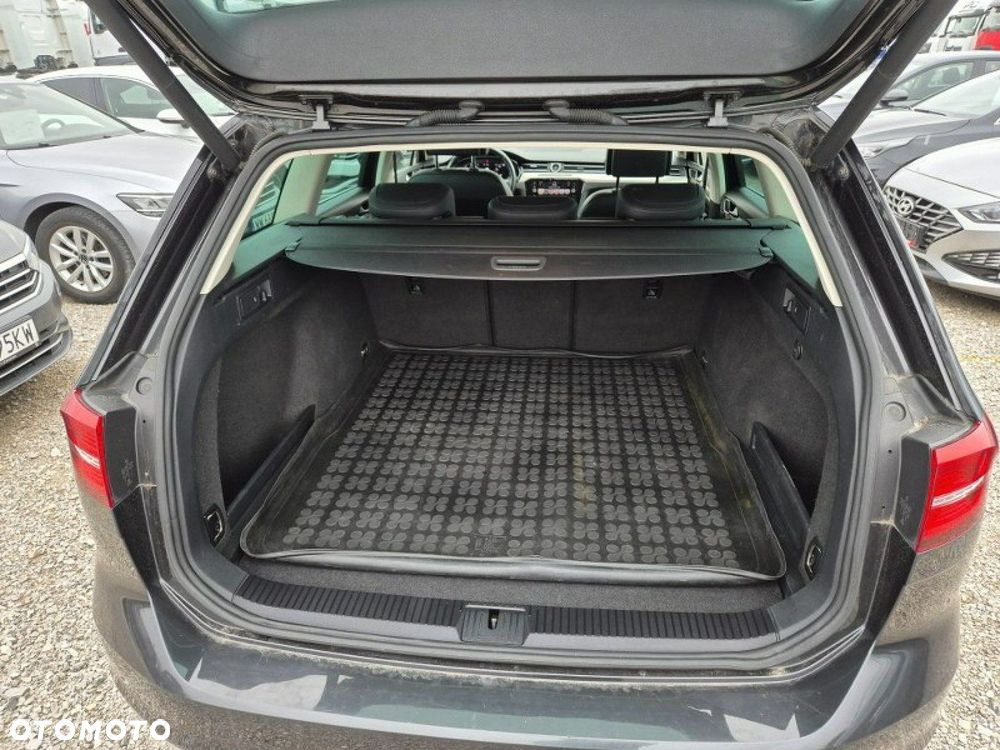 Volkswagen Passat - 22