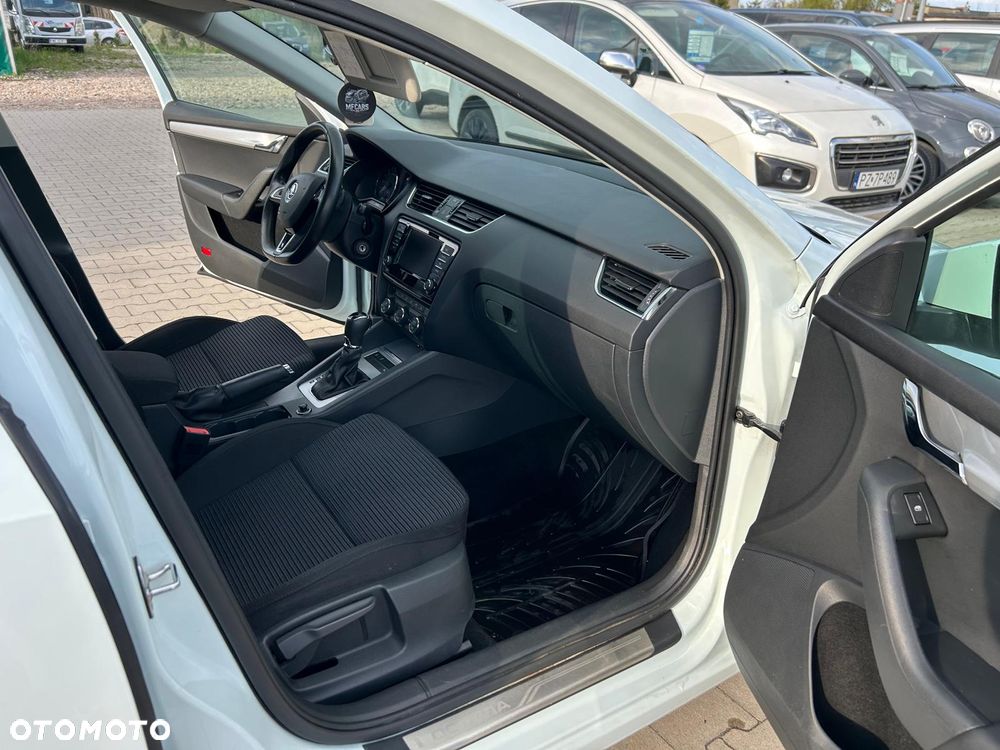 Skoda Octavia 2.0 TDI Elegance DSG - 24