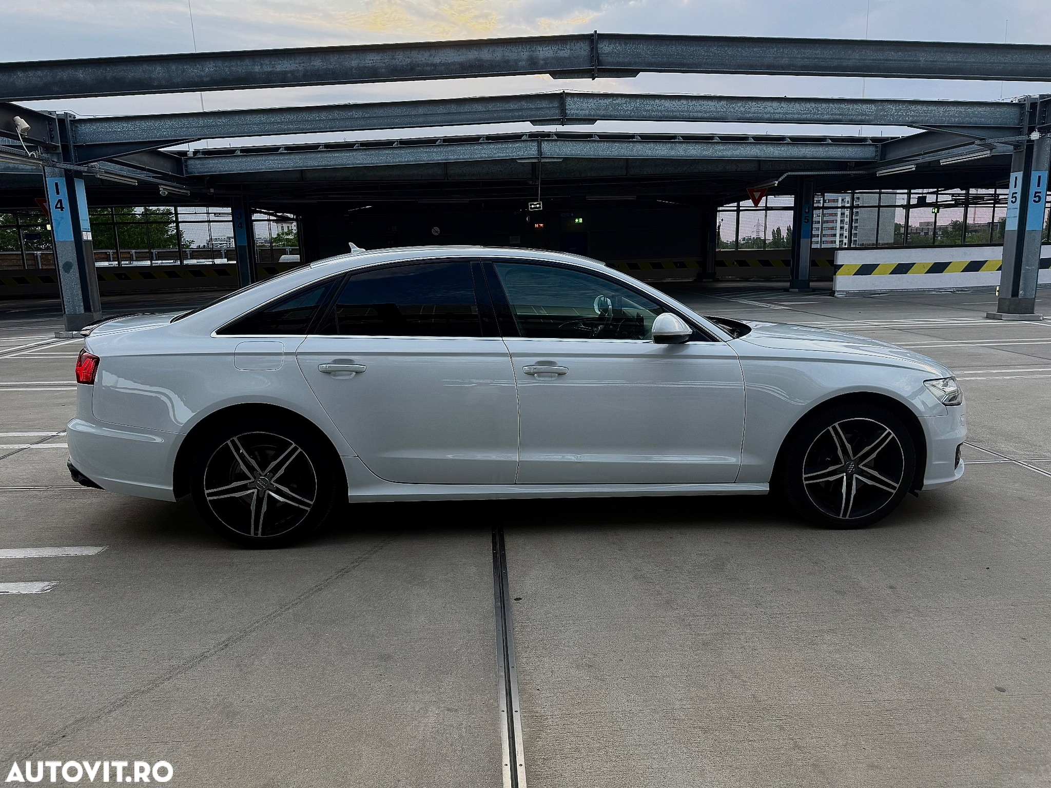 Audi A6 2.0 TDI Ultra S tronic - 6