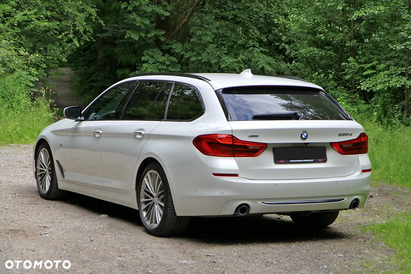 BMW Seria 5 530d xDrive Sport Line - 10