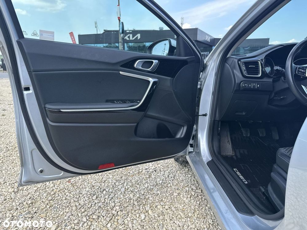 Kia Ceed - 10