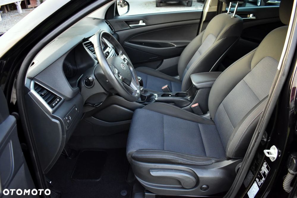 Hyundai Tucson 1.7 CRDI BlueDrive Style 2WD - 21