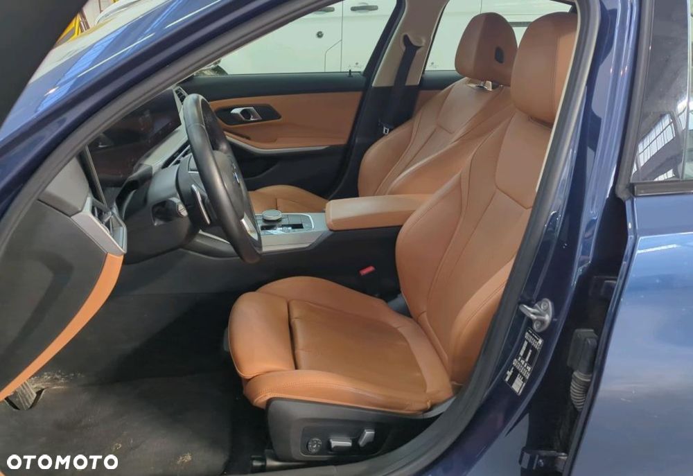 BMW Seria 3 318d mHEV - 4