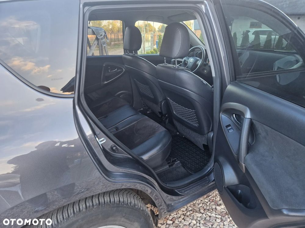 Toyota RAV4 2.2 D-4D 4x4 Automatik Executive - 4