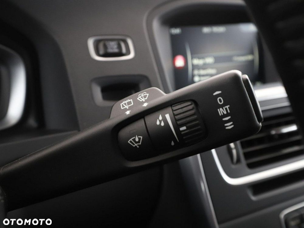 Volvo V60 Cross Country D3 Drive-E Kinetic - 31