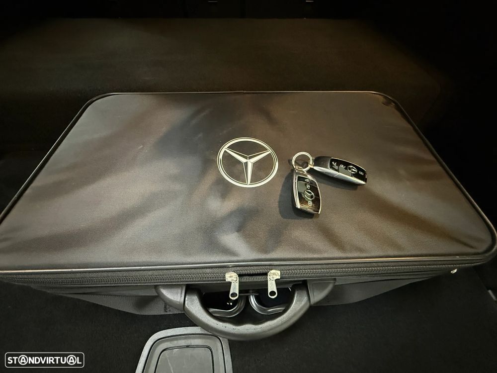 Mercedes-Benz E 300 de 9G-TRONIC AMG Line - 11