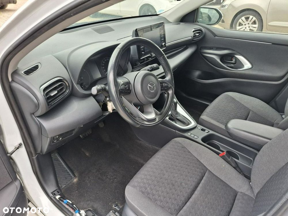 Mazda 2 Hybrid - 9