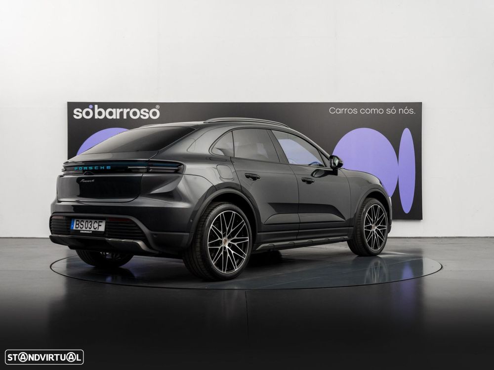 Porsche Macan Electric 4 - 6