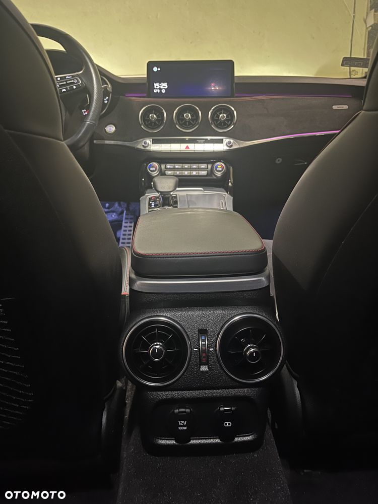 Kia Stinger 3.3 T-GDI V6 GT AWD - 21