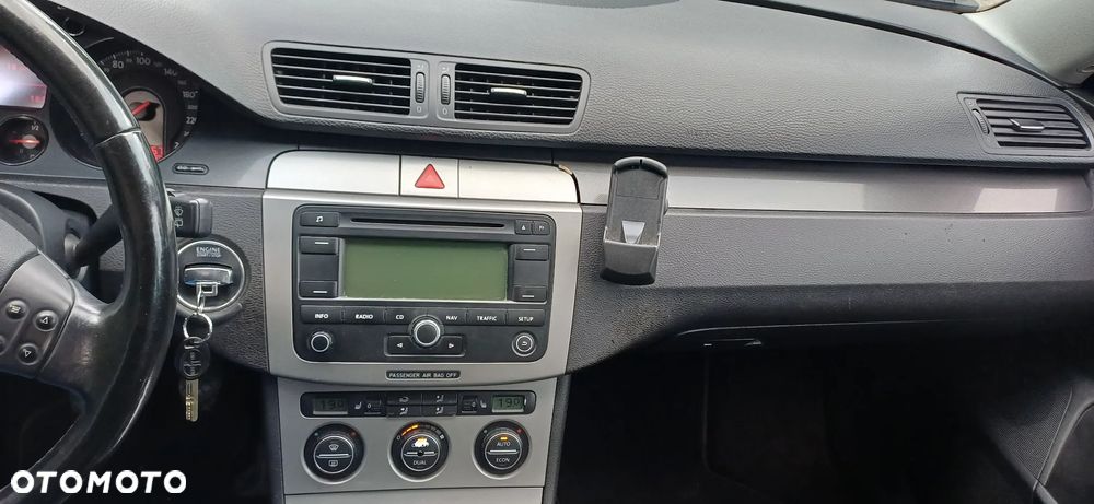 Volkswagen Passat 2.0 TDI Comfortline - 9
