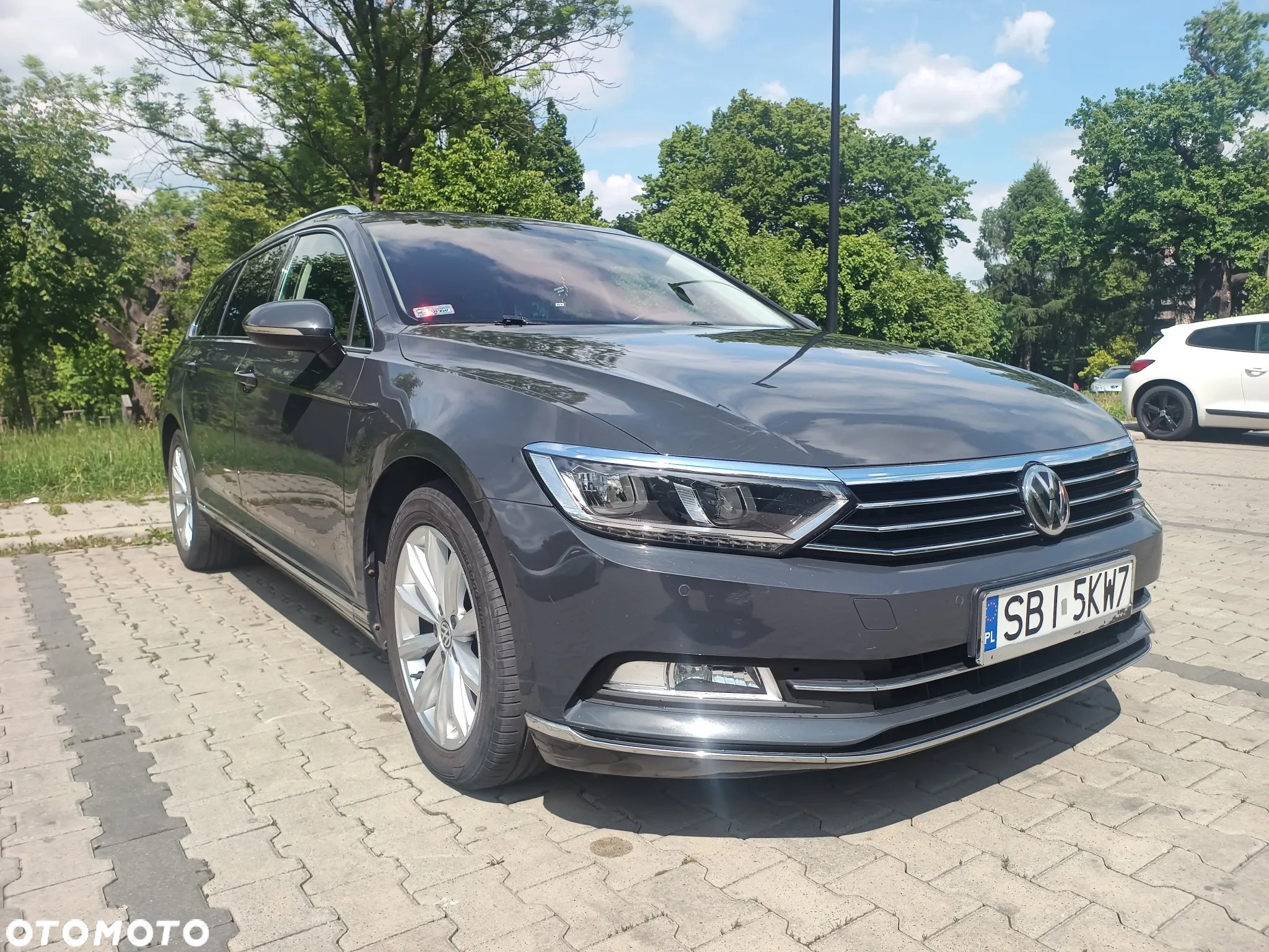Volkswagen Passat - 8