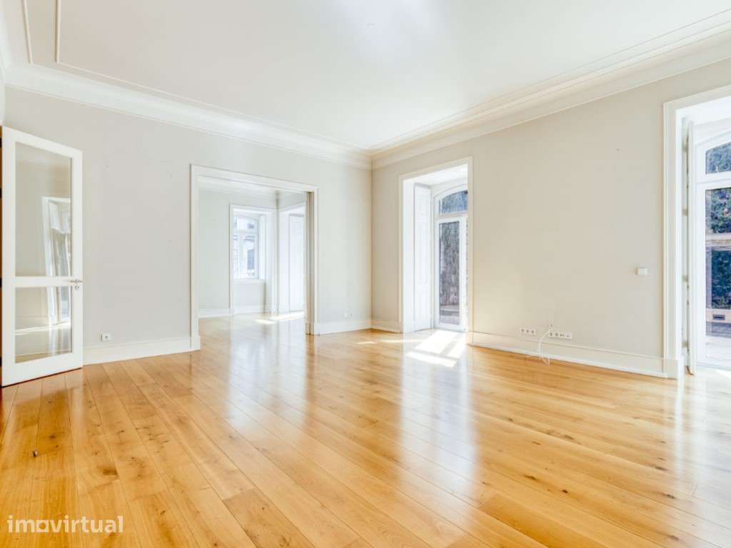 T2 de luxo com jardim de 140m2 e garagem na Estrela - Grande imagem: 2/37