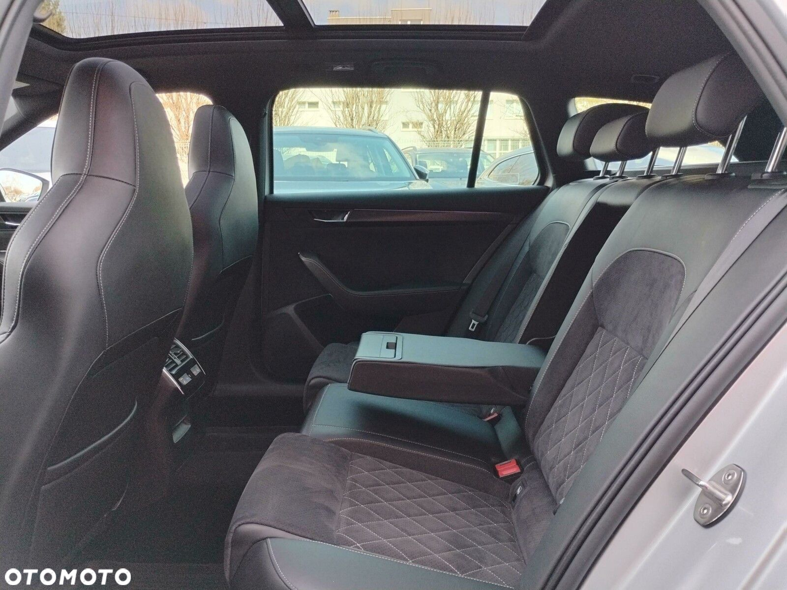 Skoda Superb 2.0 TDI SCR 4x4 Sportline DSG - 33