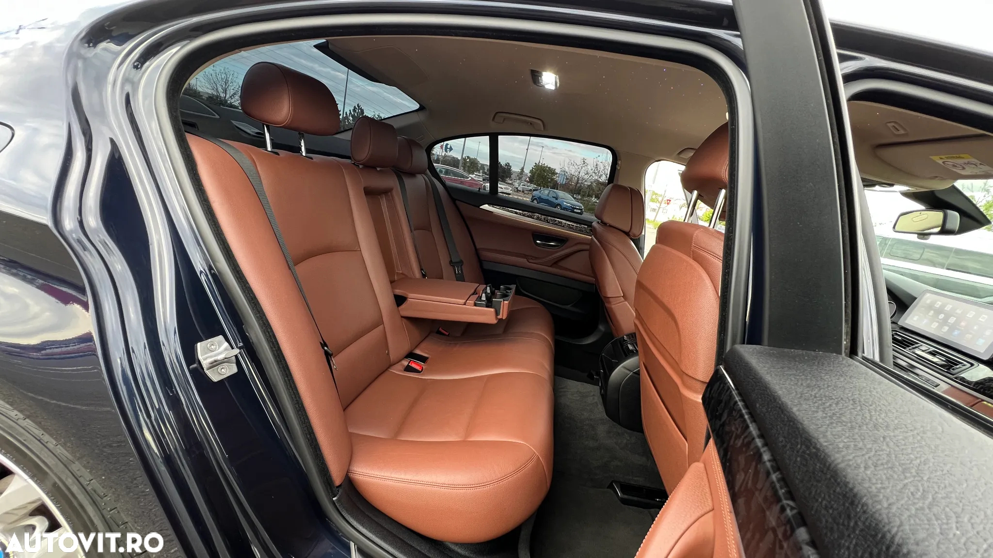 BMW Seria 5 530d xDrive Aut. - 32