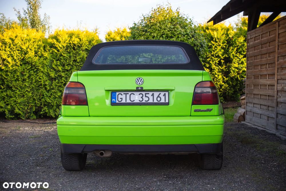Volkswagen Golf 1.8 - 11