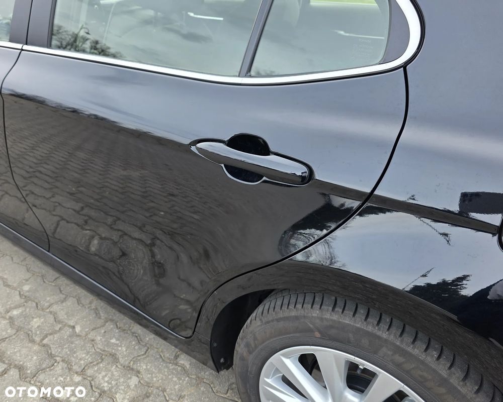 Toyota Camry 2.5 Hybrid Comfort CVT - 4