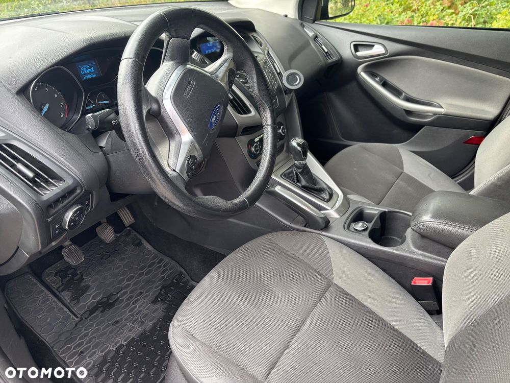 Ford Focus 1.6 Trend - 19