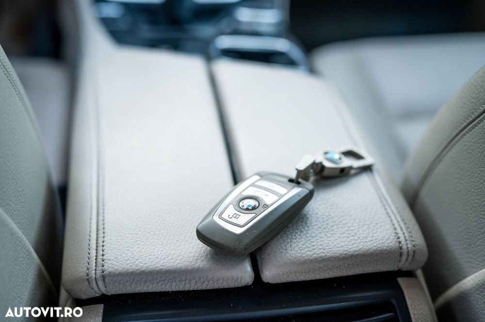 BMW Seria 5 520d - 14