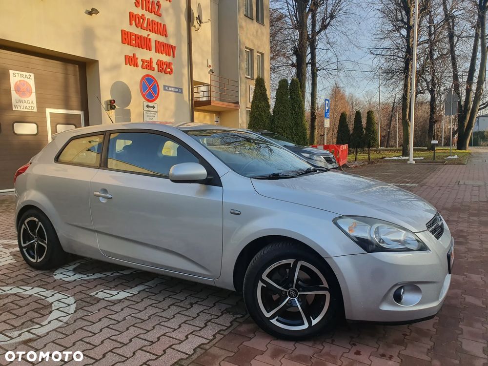 Kia ProCeed 1.6 CVVT Vision - 26