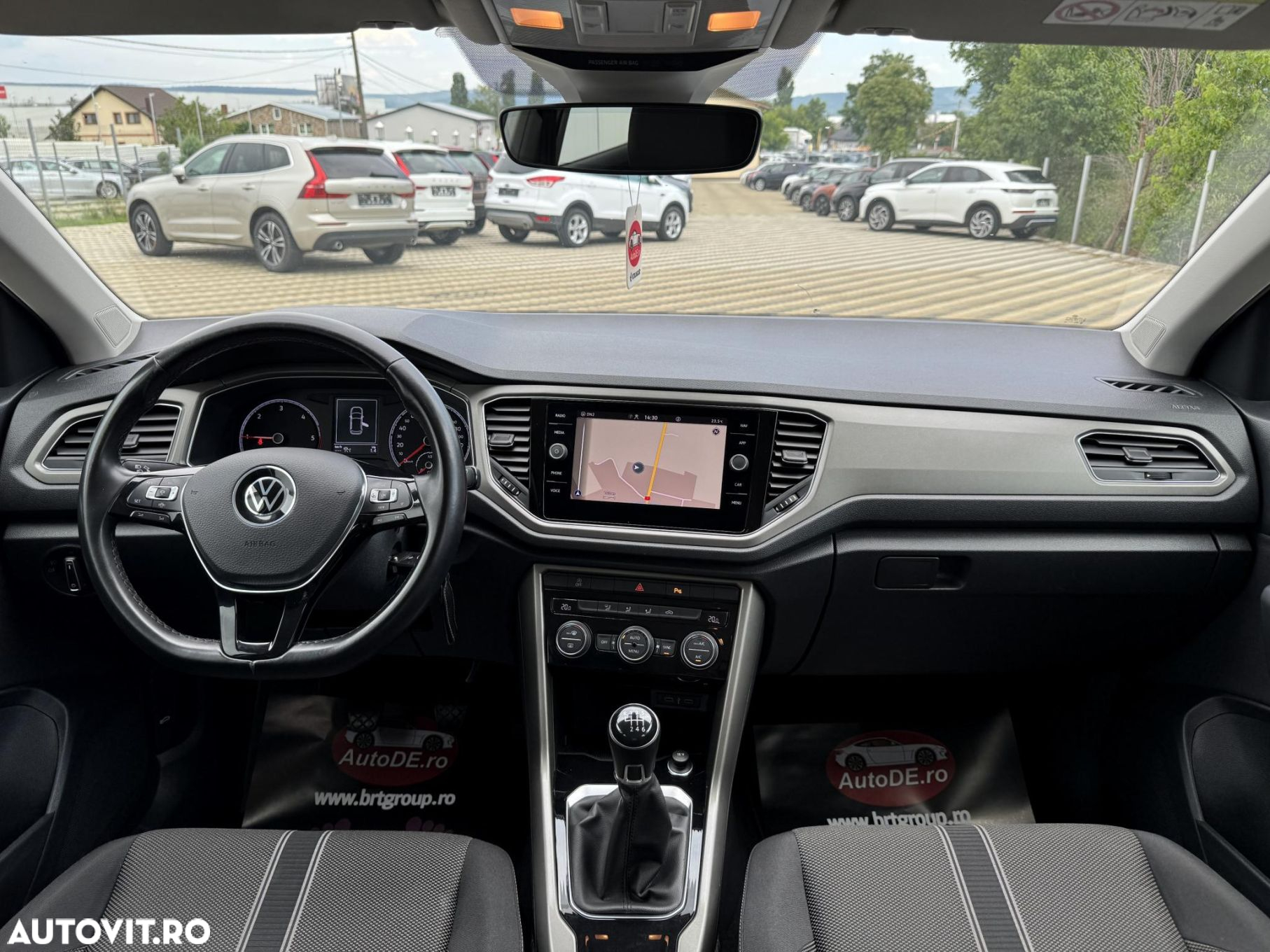 Volkswagen T-ROC - 8